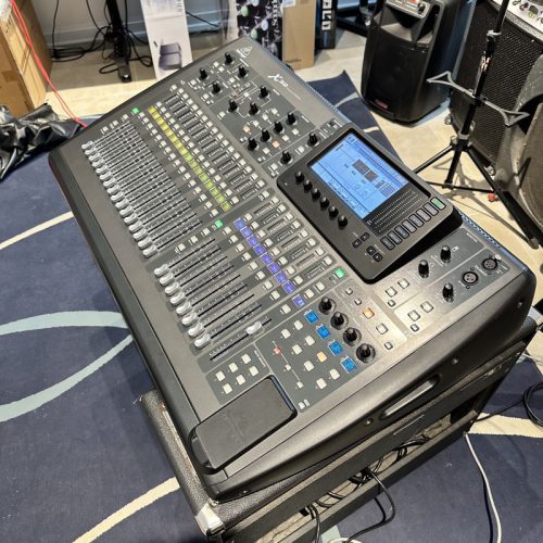 BEHRINGER X32 MIXER DIGITALE 32 IN 16 OUT + FLIGHT CASE USATO